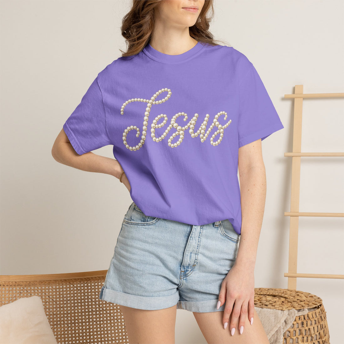 Jesus Pearl Graphic Tee